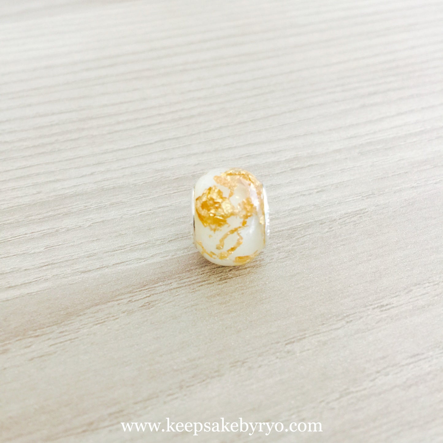 BREASTMILK EUROPEAN CHARM WITH PRECIOUS METAL FLAKES