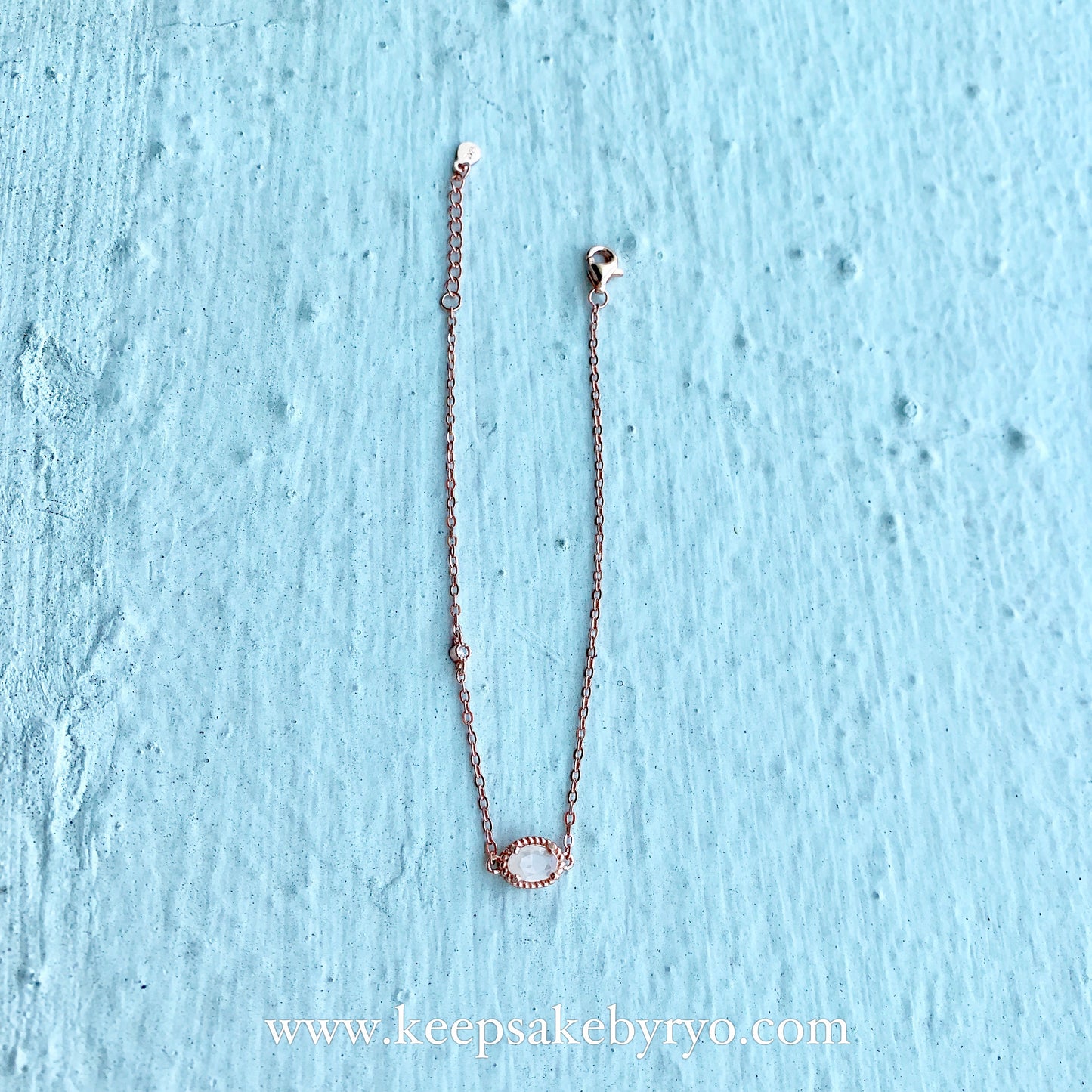 SOLITAIRE: CHLOE BRACELET WITH OVAL INCLUSION STONE