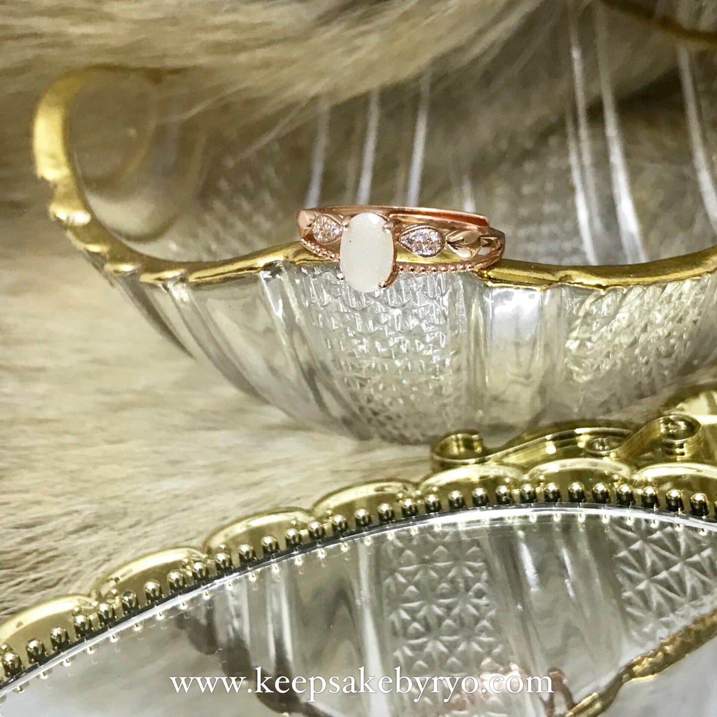 满月金 FULL MONTH GOLD & 百日金 100 DAYS GOLD: NADIA RING WITH OVAL INCLUSION STONE