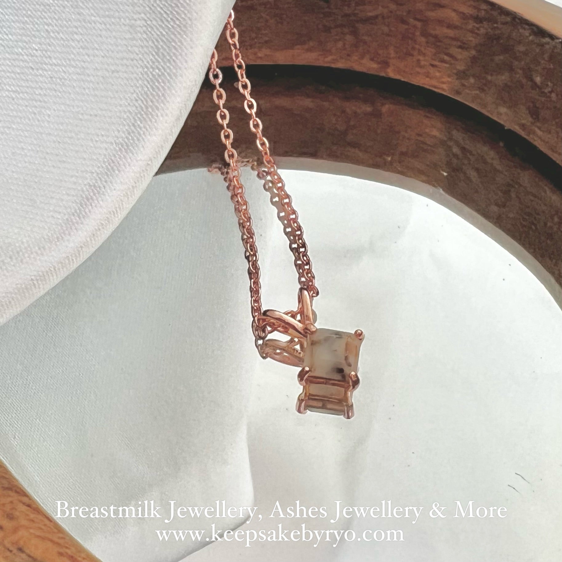 Vera necklace discount