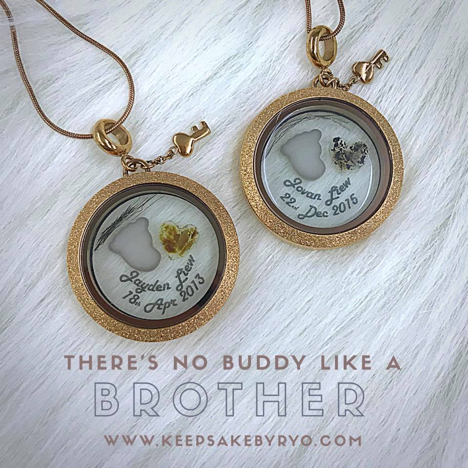 TRIPLE INCLUSION GLASS LOCKET