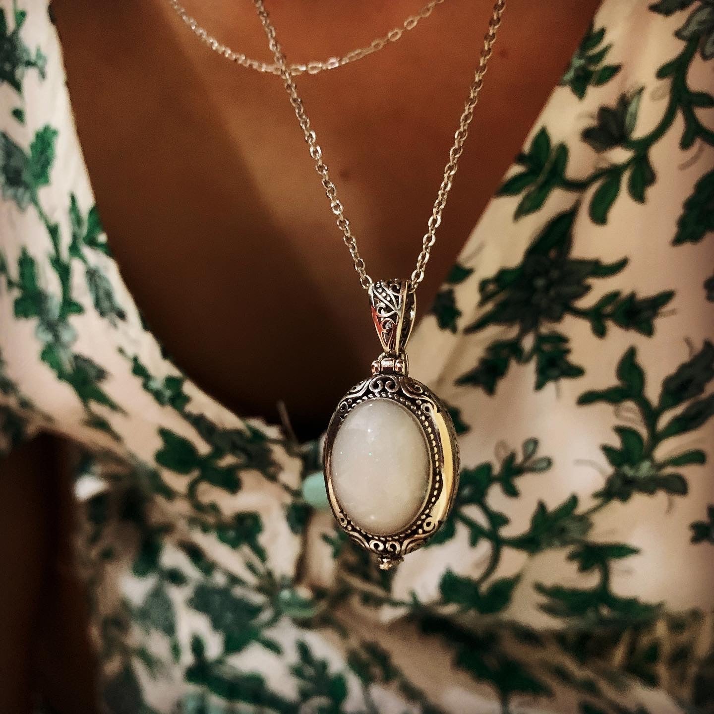 ANDI OVAL LOCKET NECKLACE