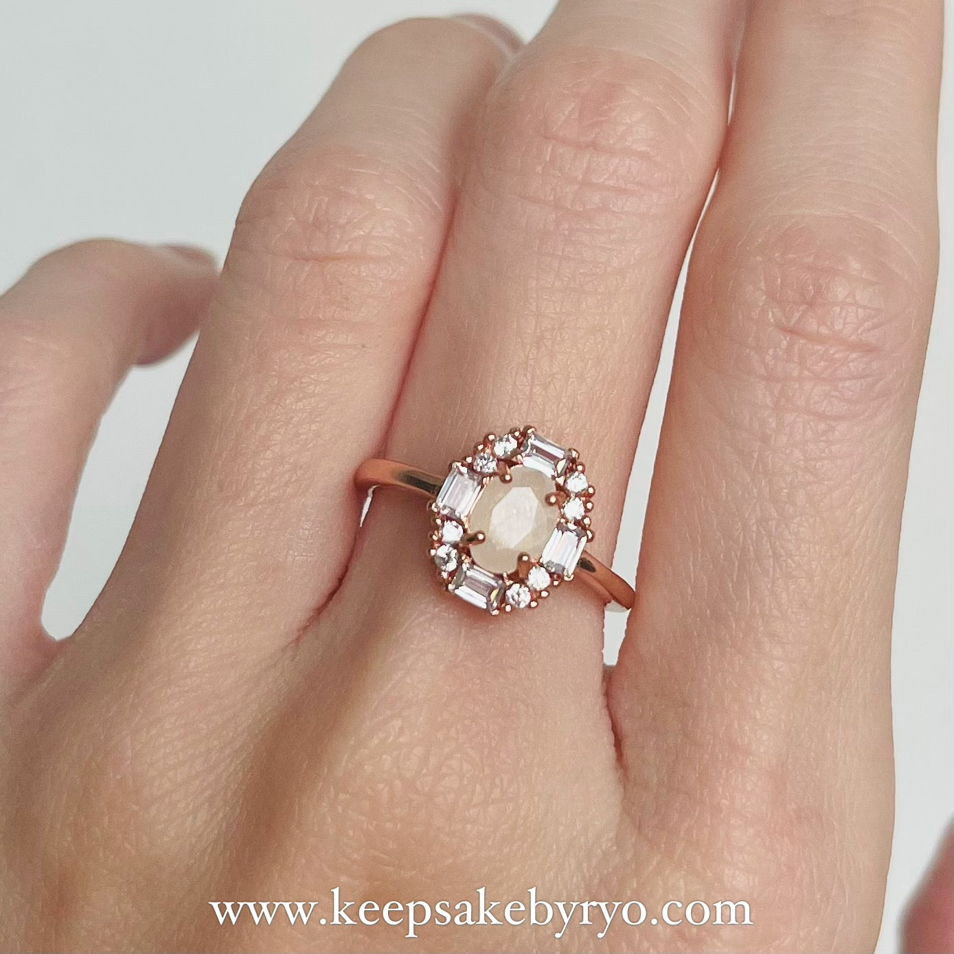 SOLITAIRE: ODETTE RING WITH OVAL SOLITAIRE