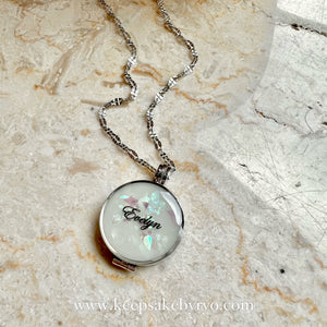 INCLUSION PHOTO LOCKET: BREASTMILK WITH DECORATIVE FLAKES