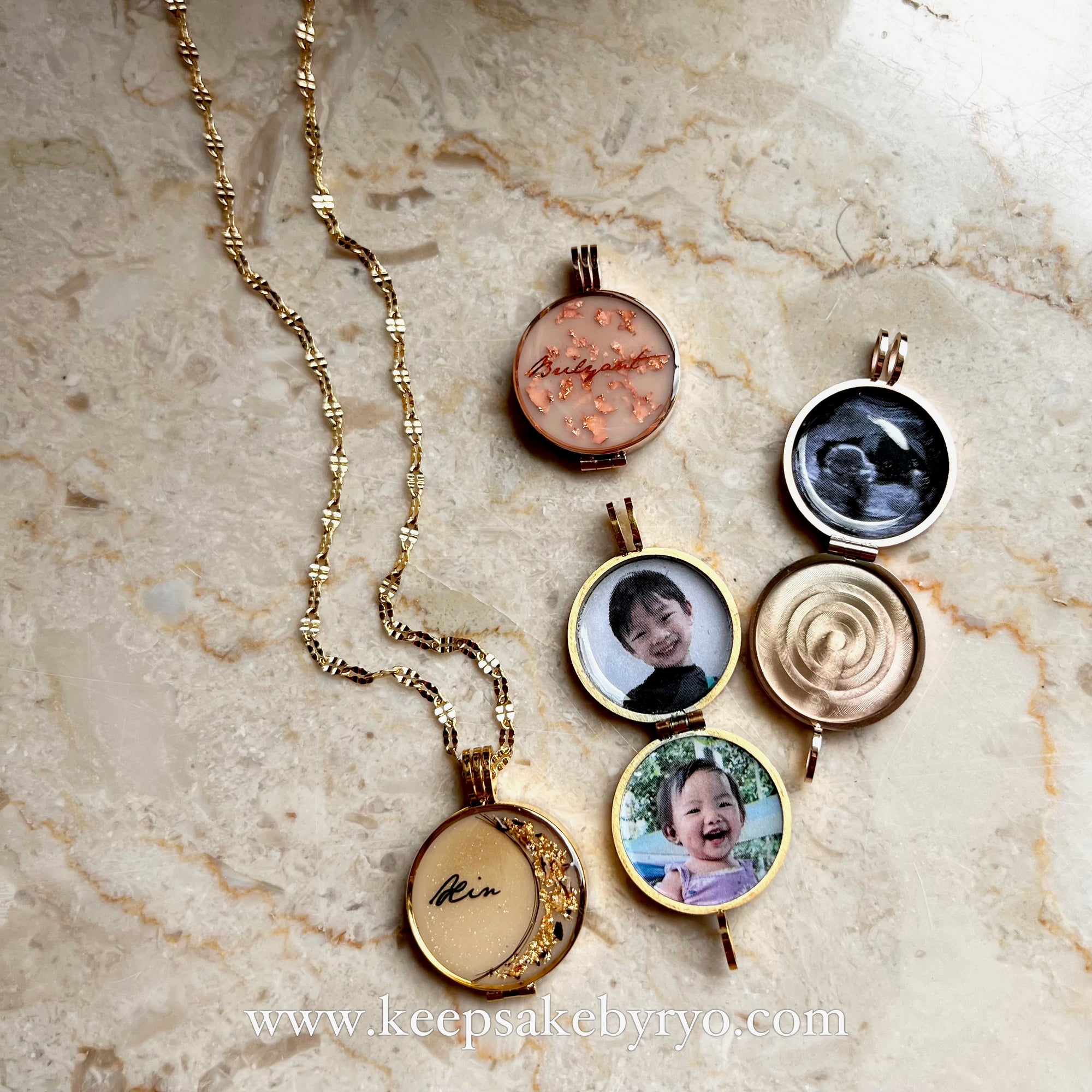 INCLUSION PHOTO LOCKET: BREASTMILK WITH HAIRCURL HEART