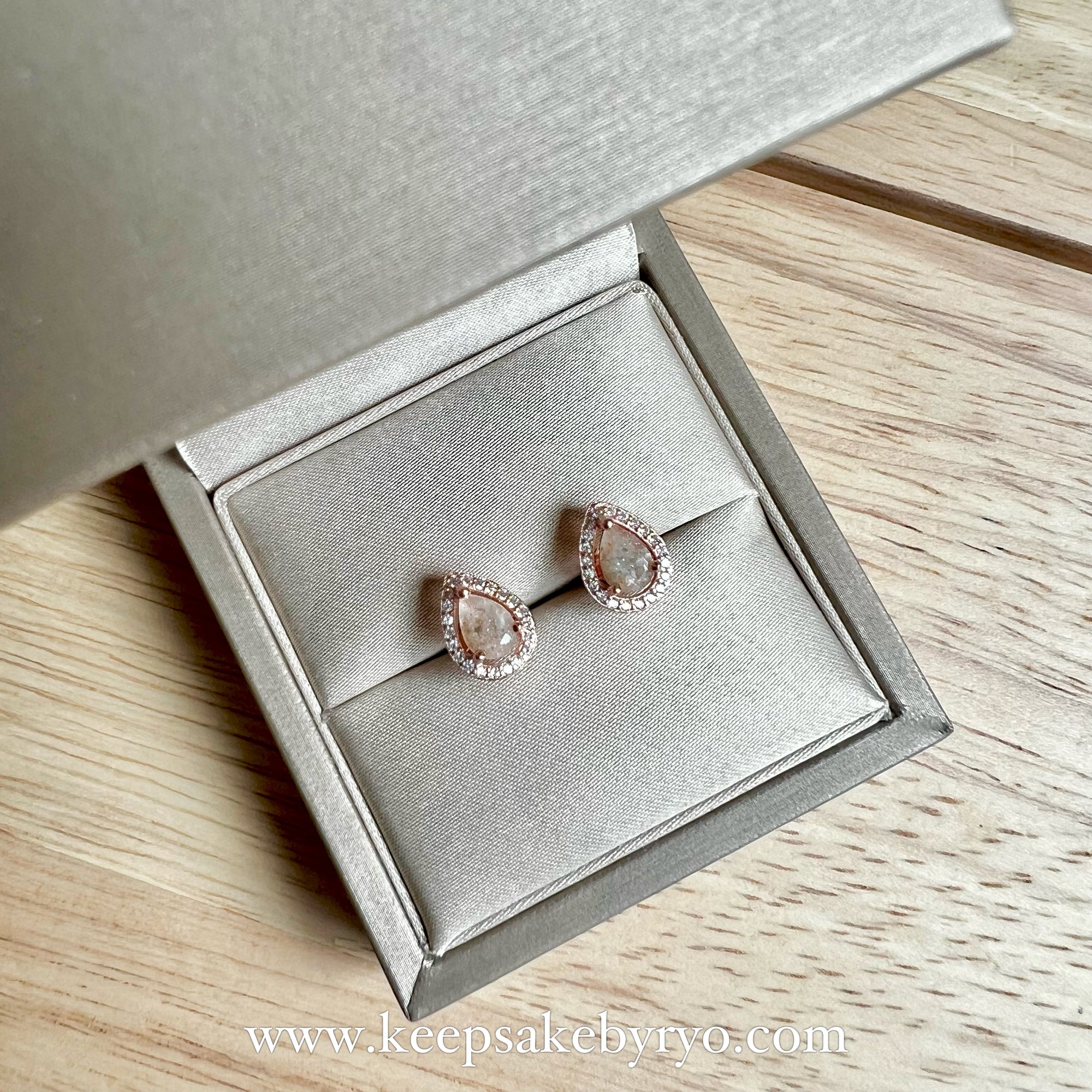 ASHES 925 SOLITAIRE: ARYA STUD EARRINGS WITH TEARDROP INCLUSION STONES
