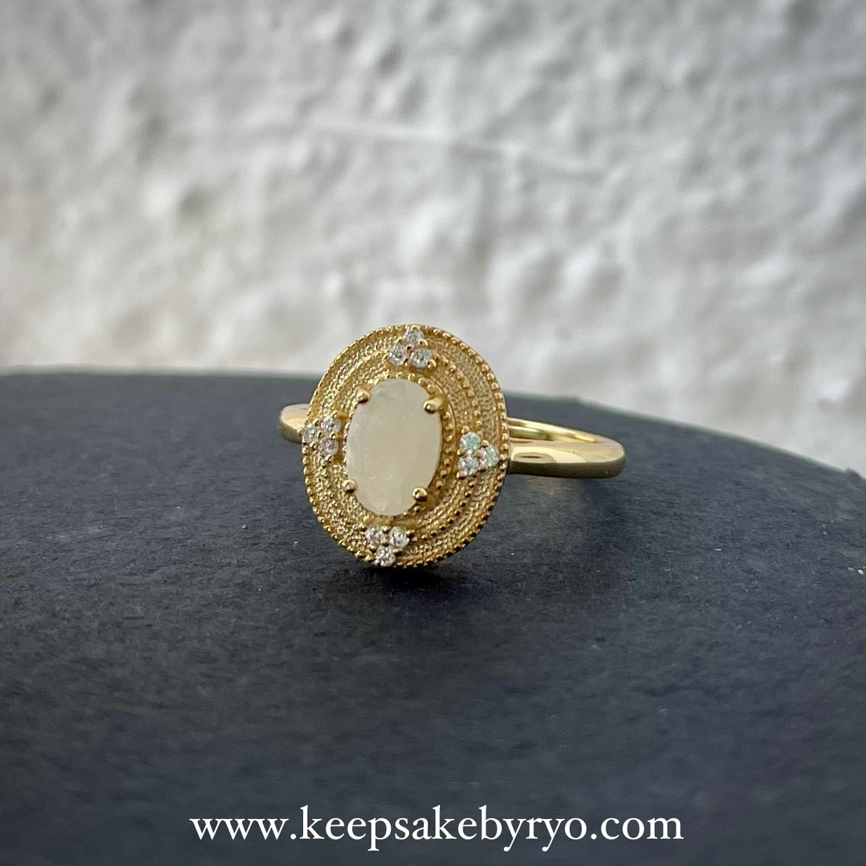 满月金 FULL MONTH GOLD & 百日金 100 DAYS GOLD: DAPHNE RING WITH OVAL INCLUSION STONE