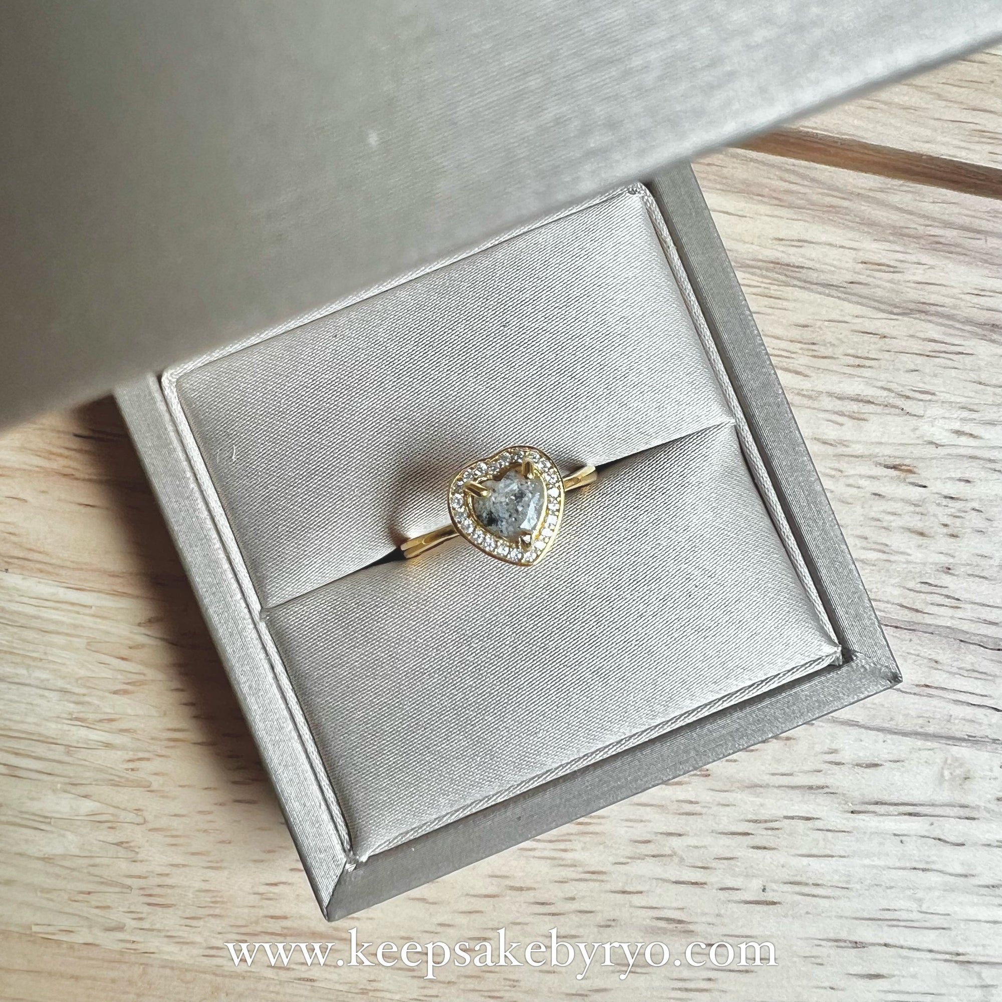 ASHES 925 SOLITAIRE: GEMMA RING WITH HEART INCLUSION STONE