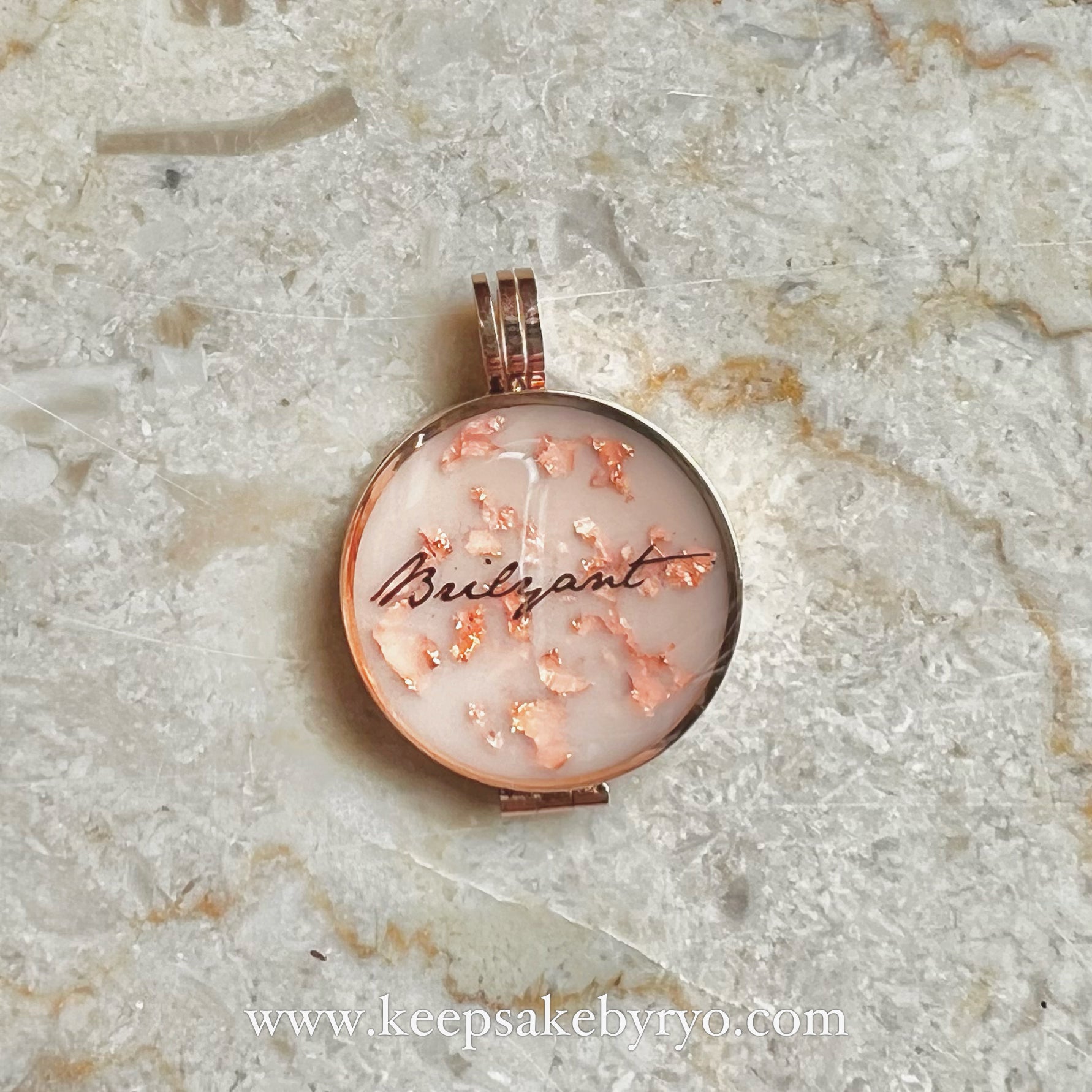 INCLUSION PHOTO LOCKET: BREASTMILK WITH DECORATIVE FLAKES