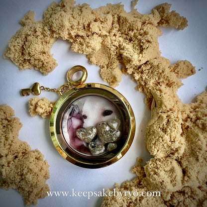 ASHES PHOTO GLASS LOCKET WITH FLOATING INCLUSION HEARTS
