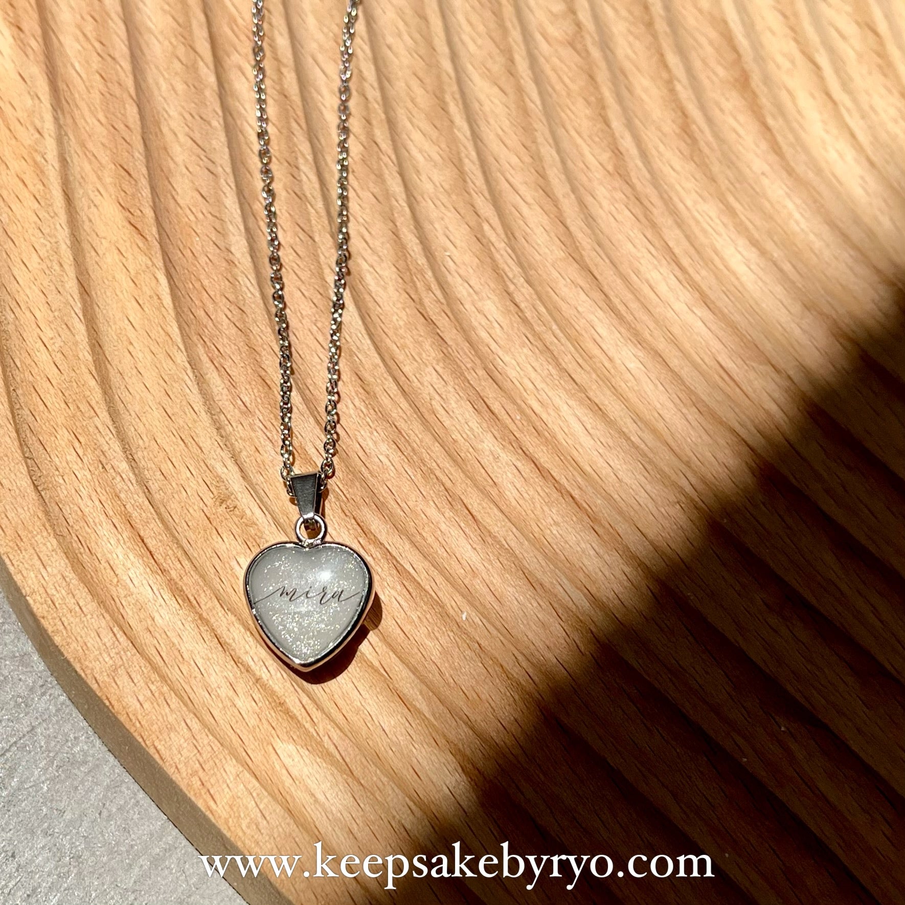 15MM CLASSIC HEART BREASTMILK PENDANT NECKLACE WITH PEARL SHIMMER