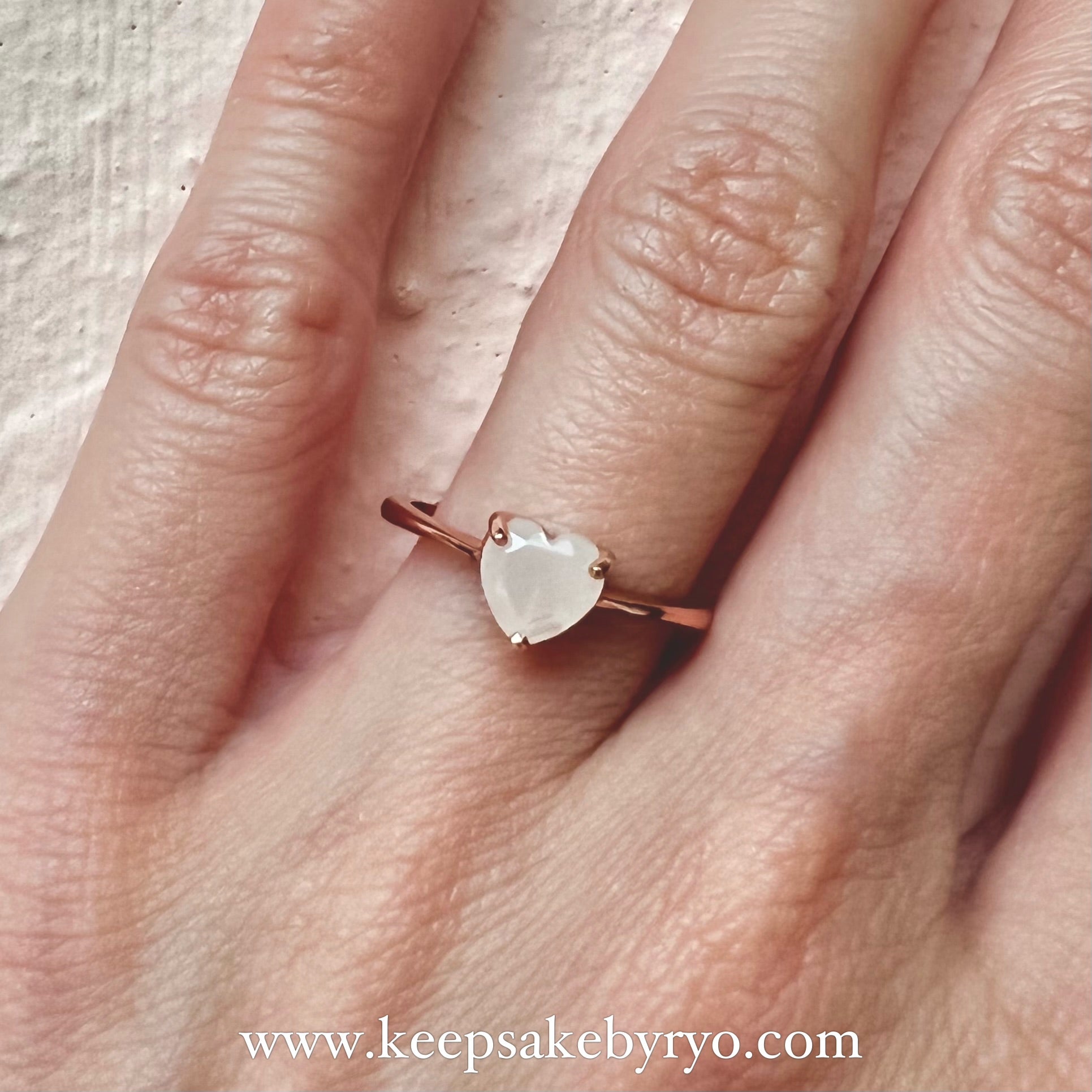 SOLITAIRE: CLASSIC SOLITAIRE 6MM HEART RING