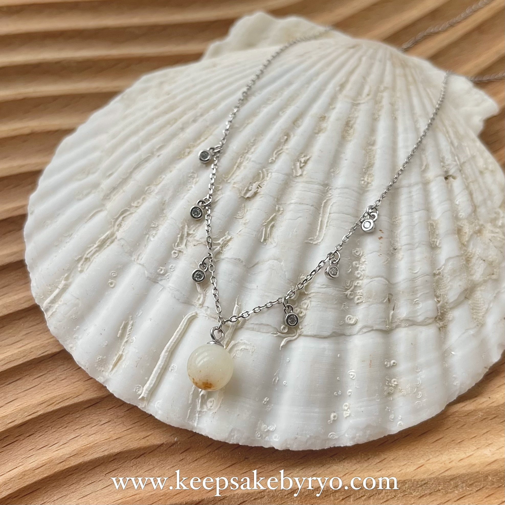 GLOBES: Baby’s Breath Necklace