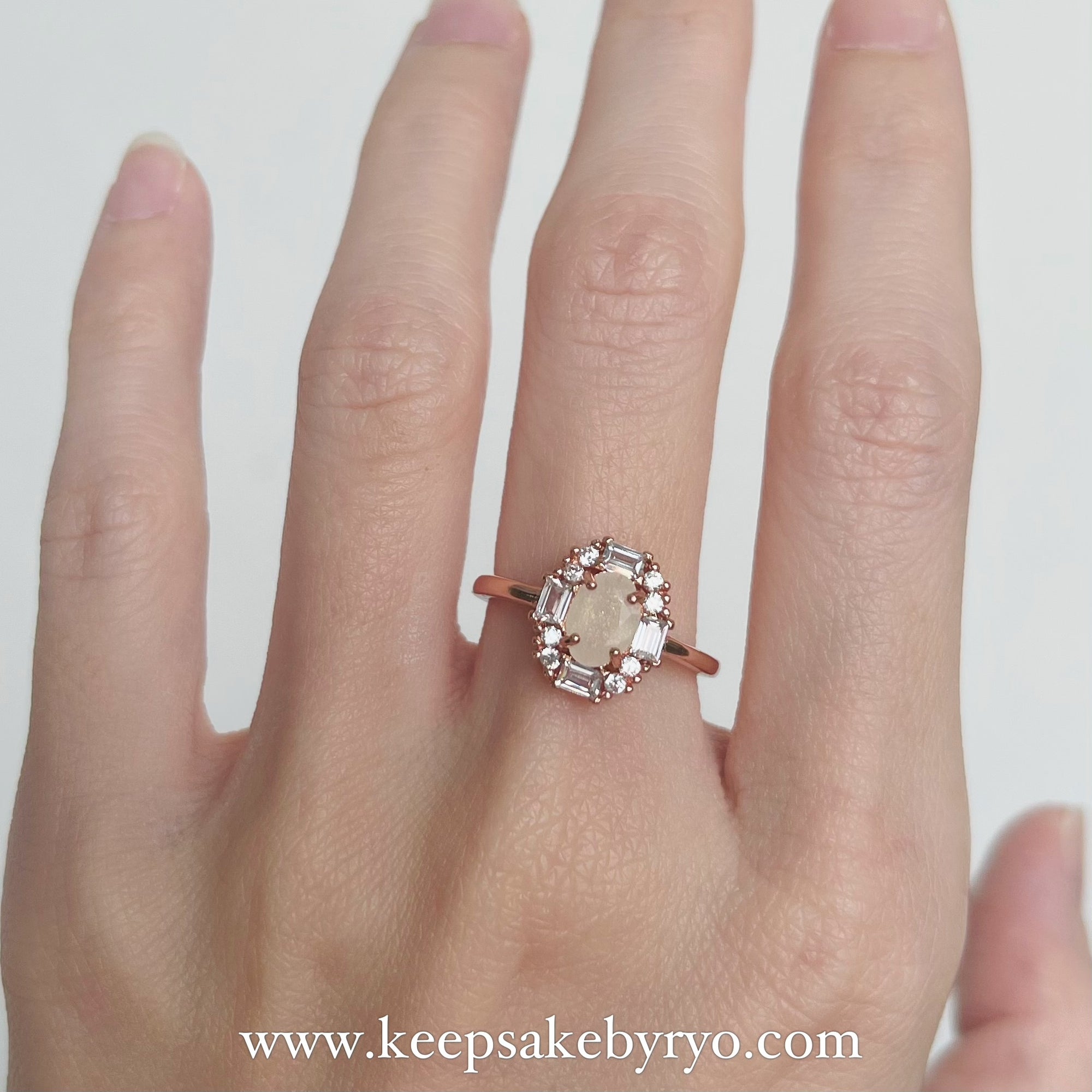 SOLITAIRE: ODETTE RING WITH OVAL SOLITAIRE