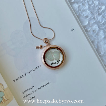 BABY FEET AND NAME GLASS LOCKET