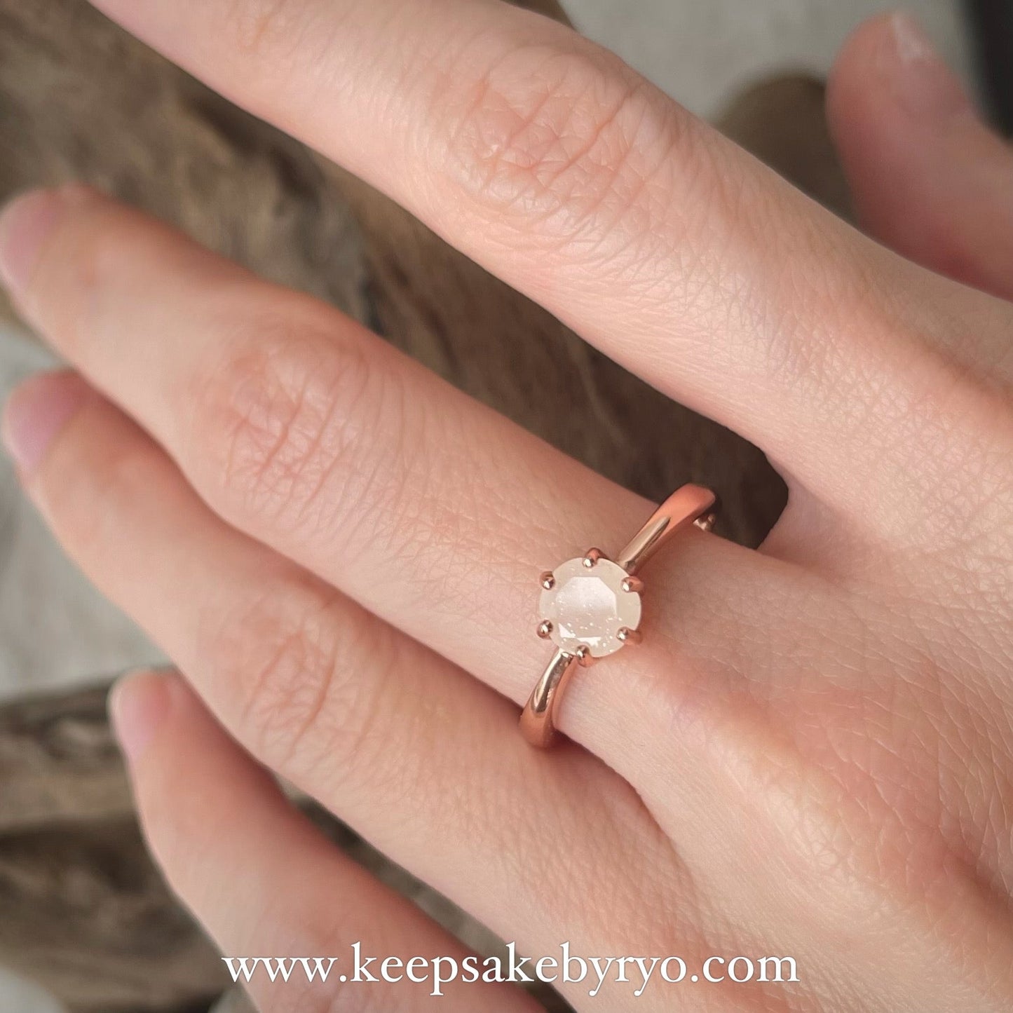 满月金 FULL MONTH GOLD & 百日金 100 DAYS GOLD: 6MM CLASSIC SOLITAIRE RING