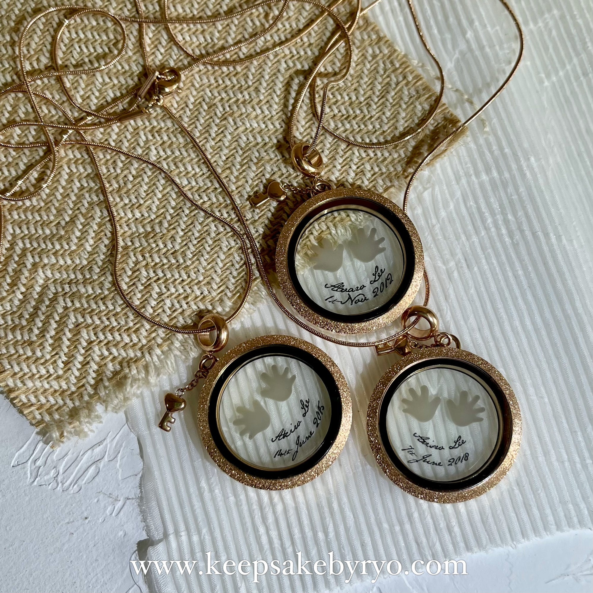 BABY PALM PRINTS AND NAME GLASS LOCKET