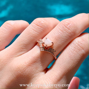 SOLITAIRE: KYRA RING WITH HEART SHAPED INCLUSION STONE