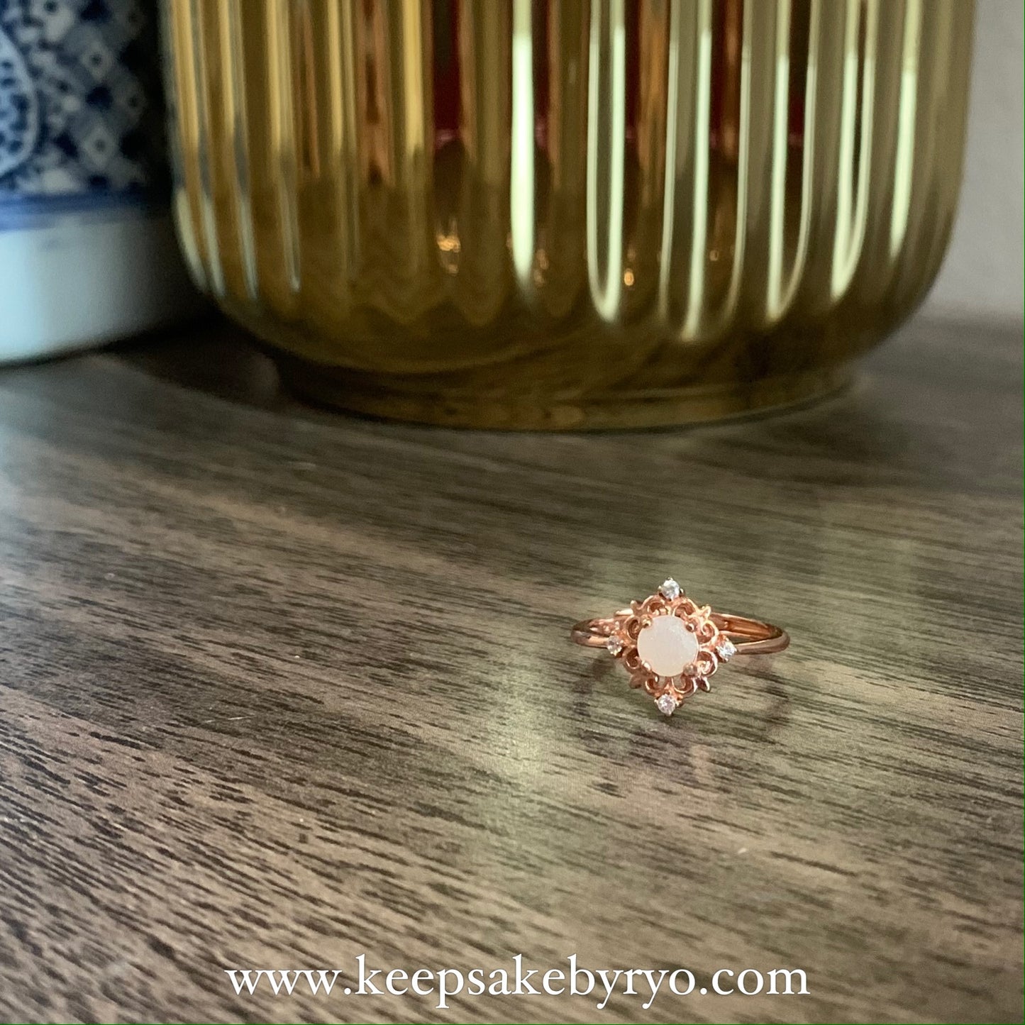 SOLITAIRE: LARA RING WITH ROUND INCLUSION STONE