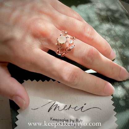 满月金 FULL MONTH GOLD & 百日金 100 DAYS GOLD: WILLOW STACKING RINGS WITH ROUND INCLUSION STONE