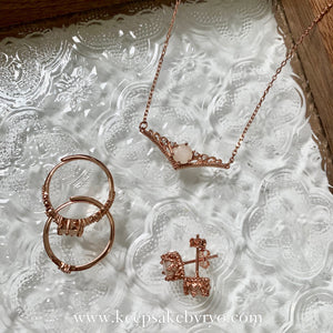 SOLITAIRE: ESTE PENDANT WITH ROUND INCLUSION STONE