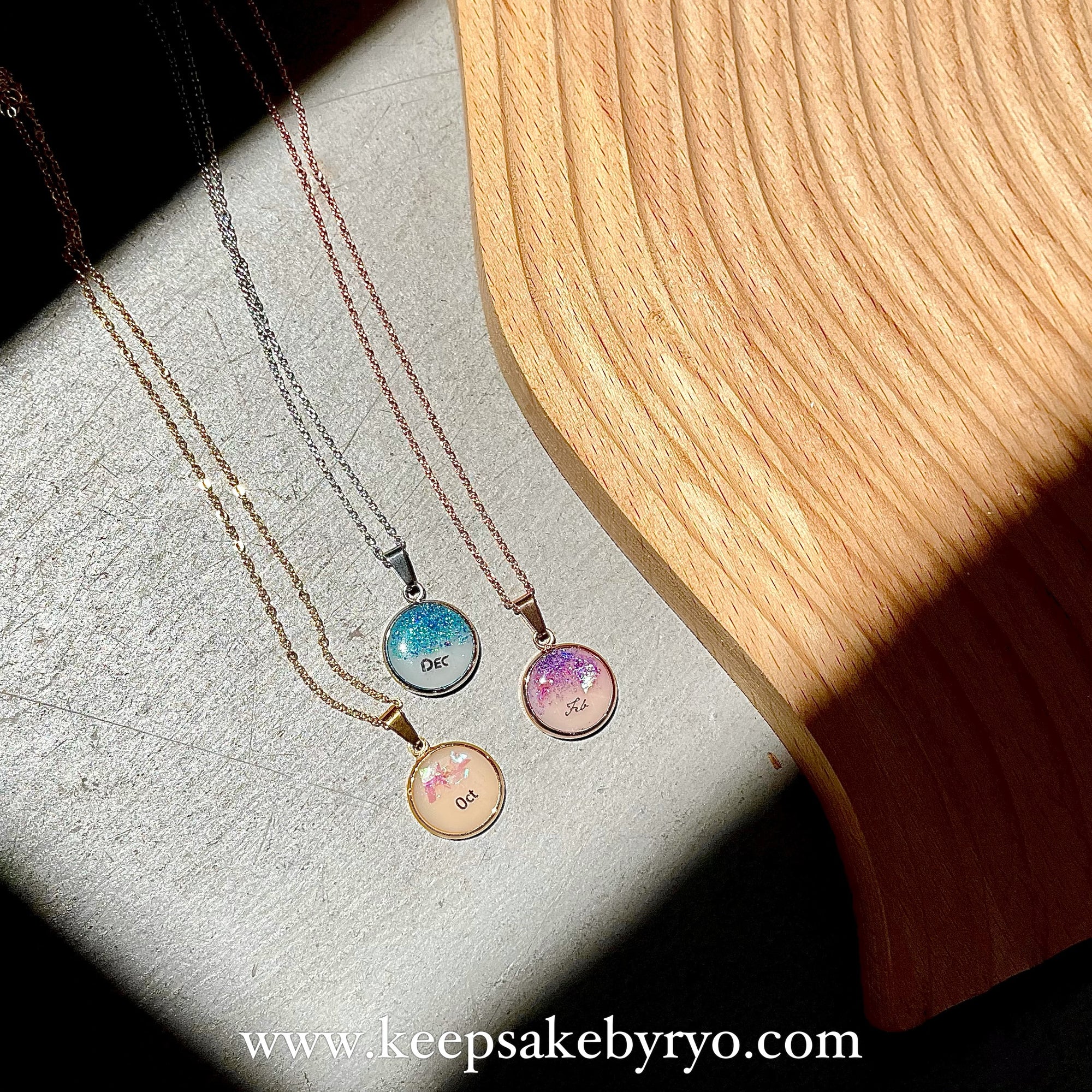 15MM CLASSIC ROUND BREASTMILK PENDANT NECKLACE IN BIRTHSTONE COLOURS