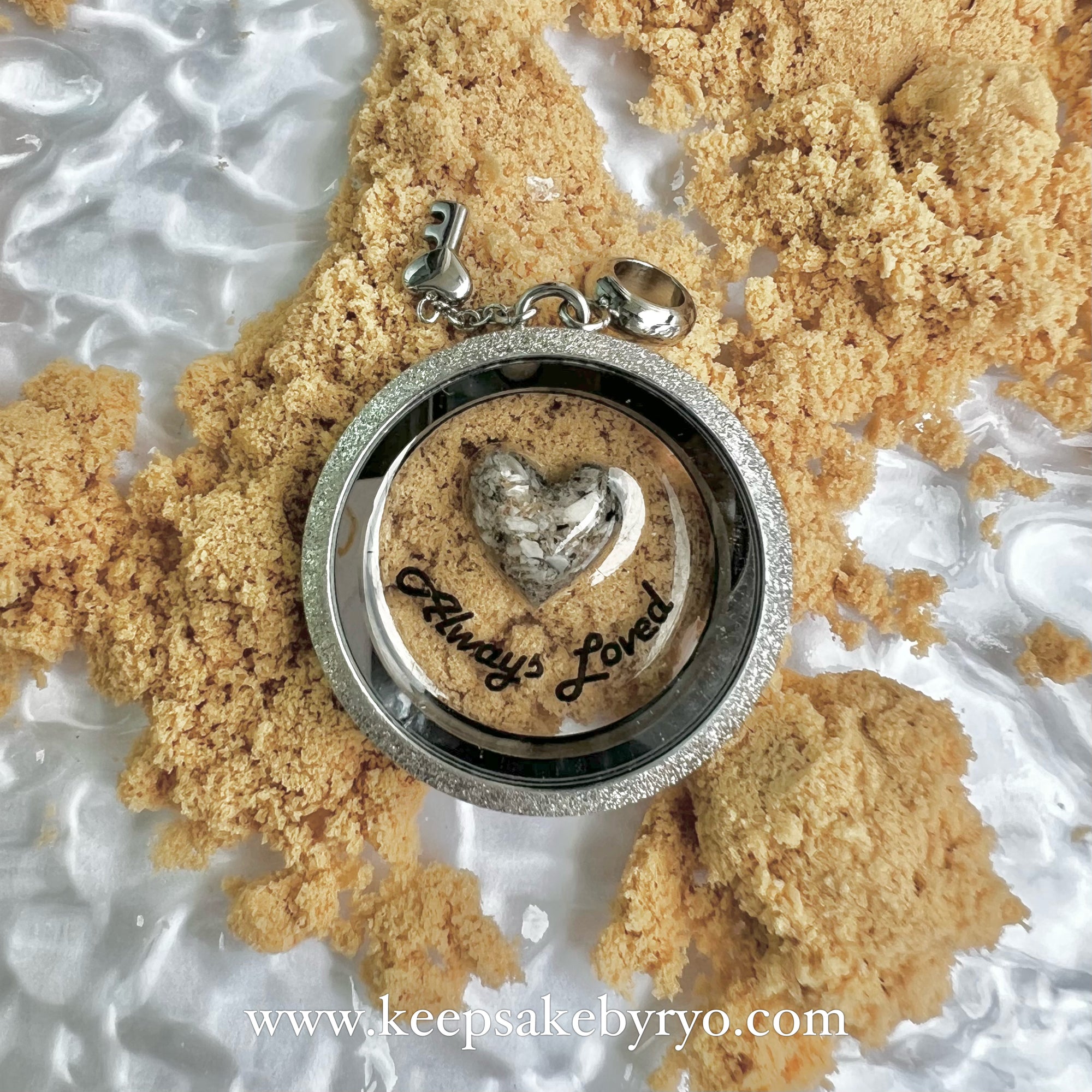 ASHES HEART GLASS LOCKET