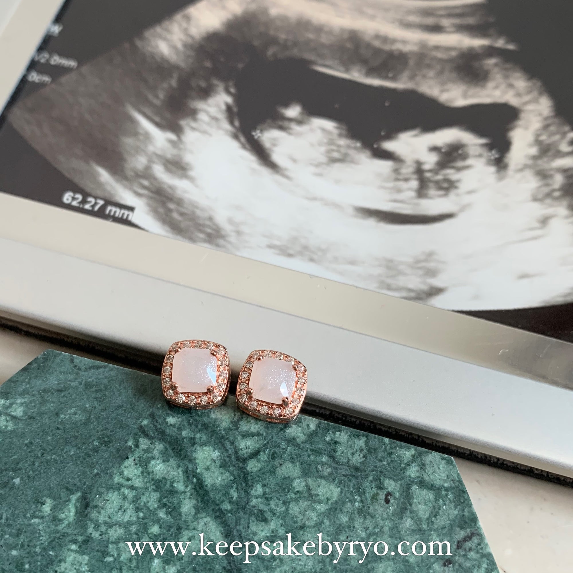 满月金 FULL MONTH GOLD & 百日金 100 DAYS GOLD: YARA STUD EARRINGS WITH CUSHION INCLUSION STONE
