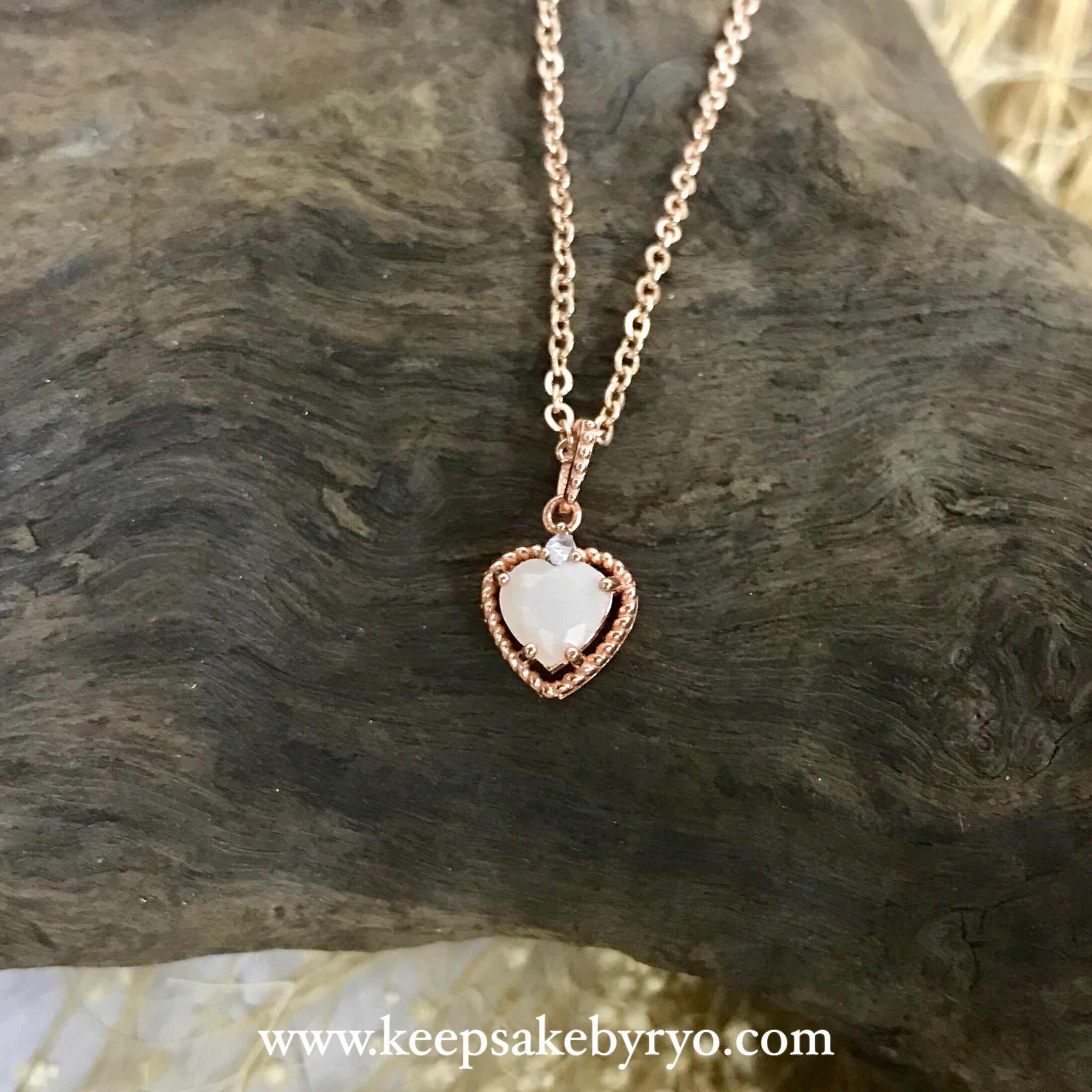 SOLITAIRE: CHIARA PENDANT WITH HEART SHAPED INCLUSION STONE - Keepsake by  Ryo