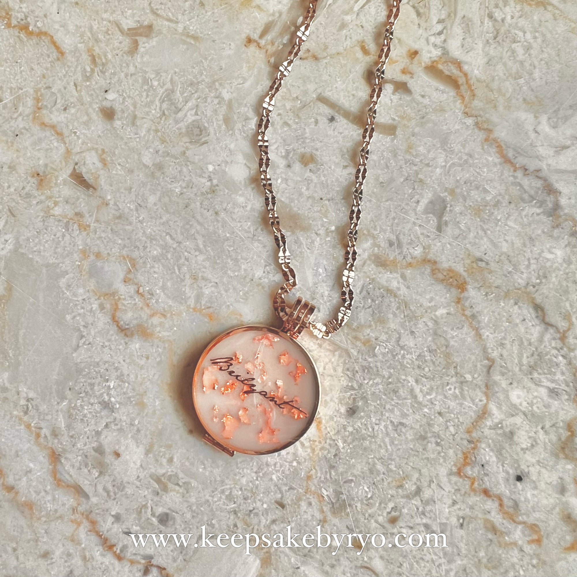 INCLUSION PHOTO LOCKET: BREASTMILK WITH DECORATIVE FLAKES