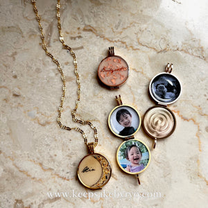 INCLUSION PHOTO LOCKET: BREASTMILK WITH DECORATIVE FLAKES