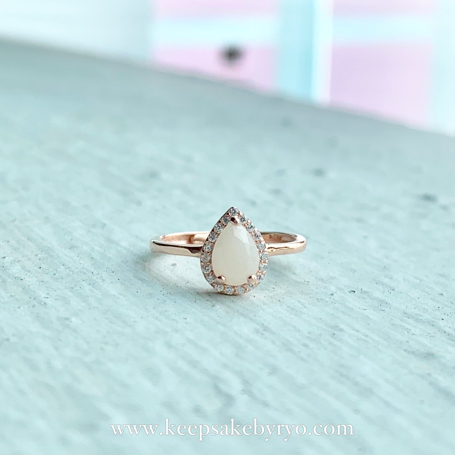 SOLITAIRE: ARYA RING WITH TEARDROP INCLUSION