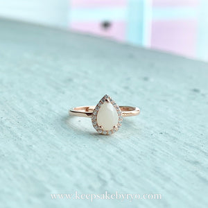 SOLITAIRE: ARYA RING WITH TEARDROP INCLUSION