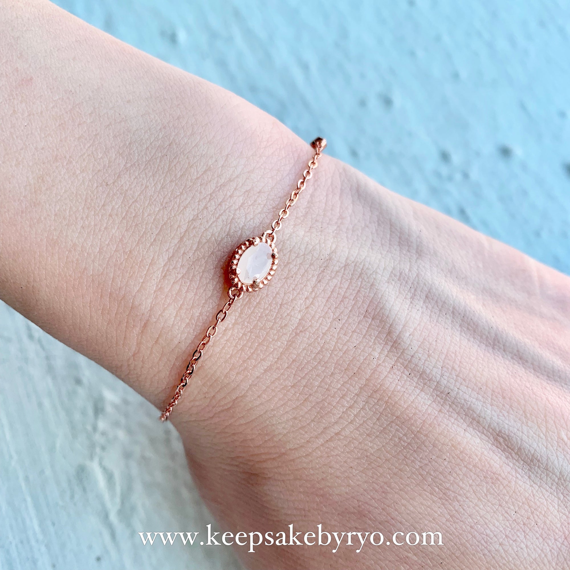 SOLITAIRE: CHLOE BRACELET WITH OVAL INCLUSION STONE