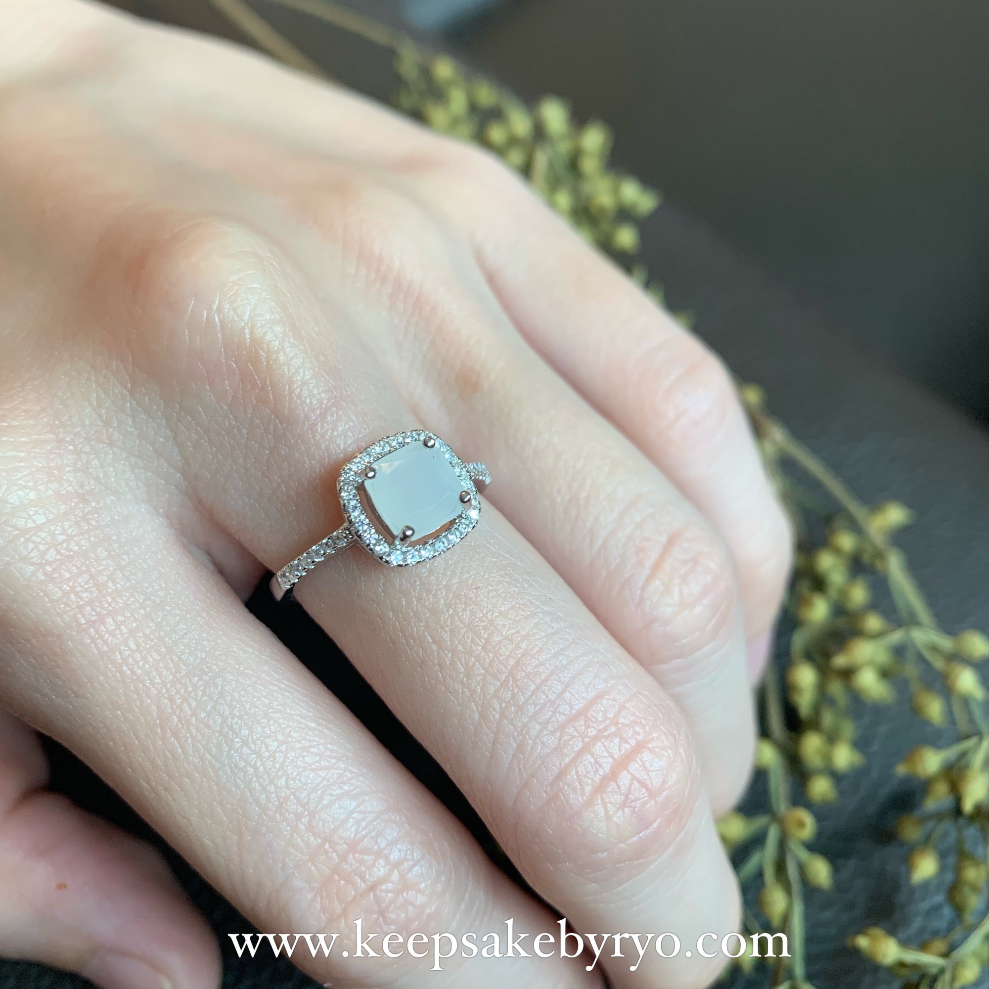 SOLITAIRE: YARA RING WITH CUSHION INCLUSION STONE